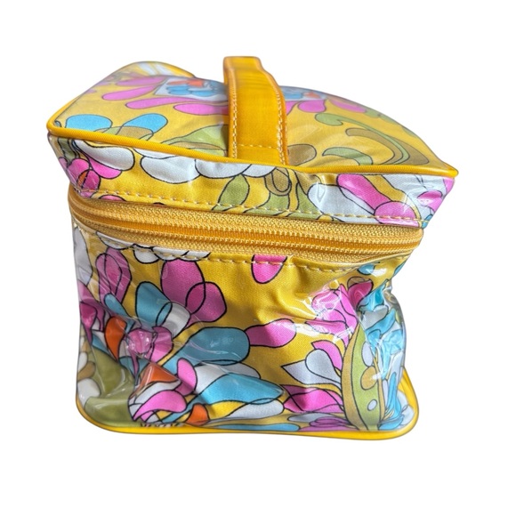 **SOLD**Kate Spade Makeup Bag - Picture 3 of 13